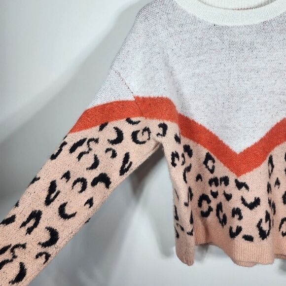Adora Coral Animal Print Soft Sweater Size Medium - Picture 5 of 6
